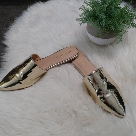 Chase + Chloe Shoes - Gold Larry Mules